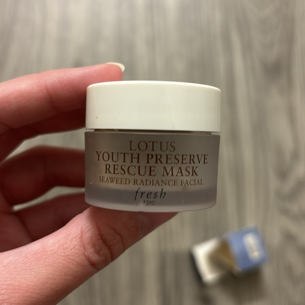 Fresh Lotus Rescue Mask - Picture 5 of 6